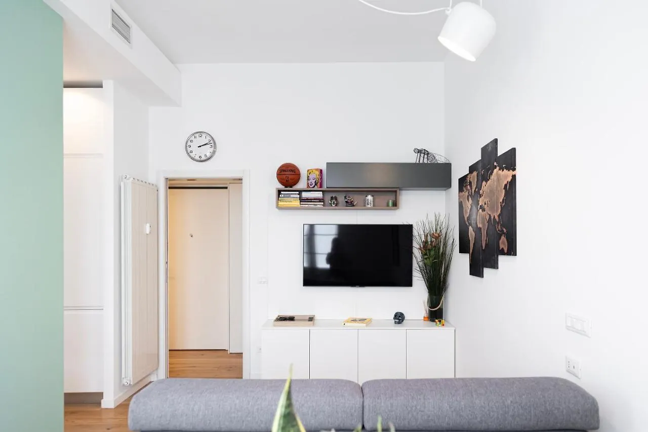 Elegante Bilocale In De Angeli - Piazzale Siena Apartment Milan