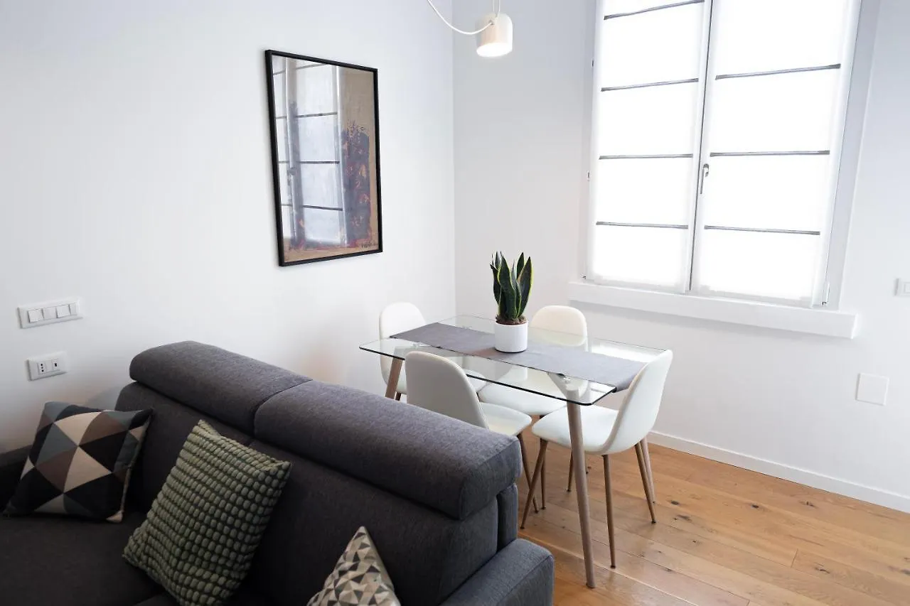 Elegante Bilocale In De Angeli - Piazzale Siena Apartment Milan