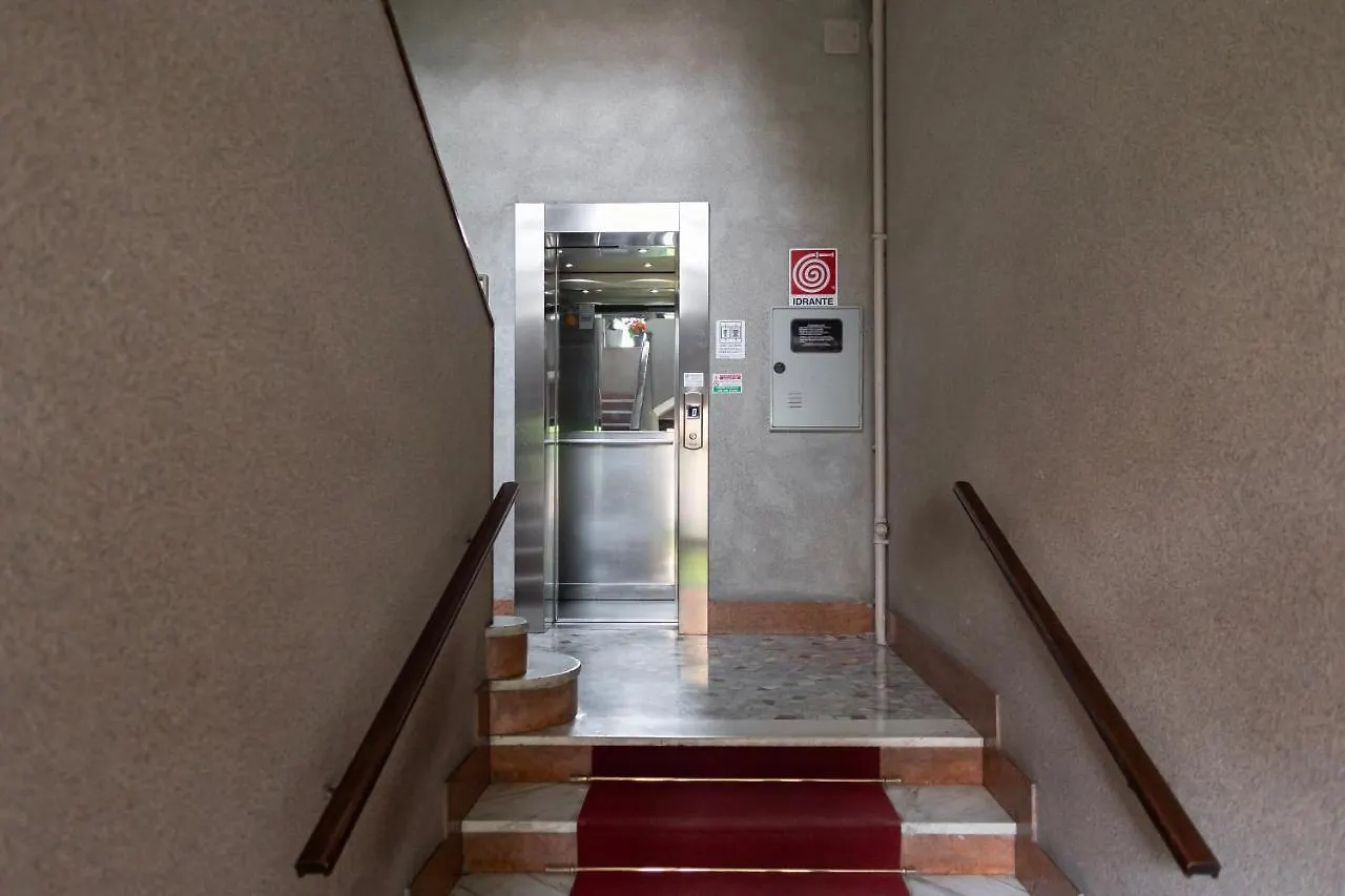 Elegante Bilocale In De Angeli - Piazzale Siena Apartment Milan