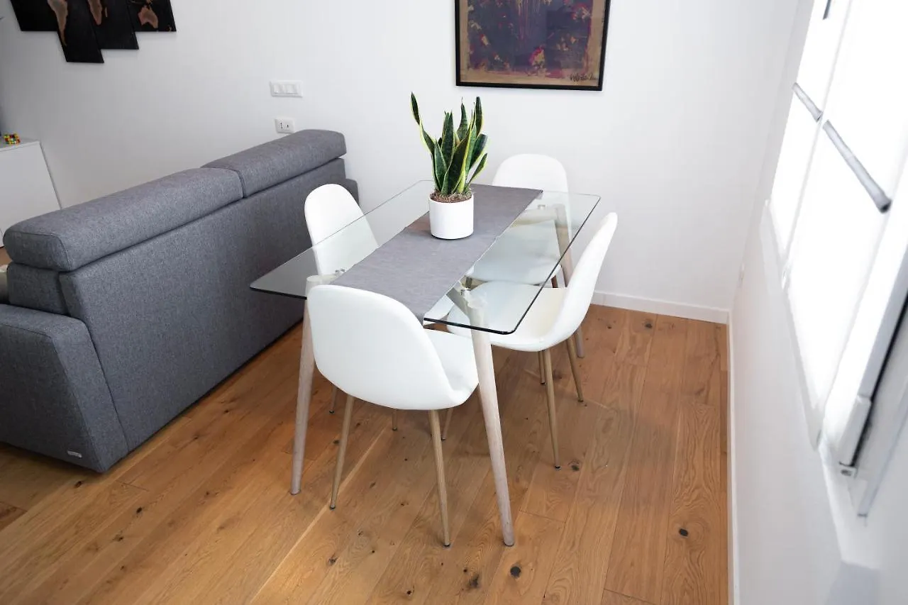Elegante Bilocale In De Angeli - Piazzale Siena Apartment Milan 0*,  Italy